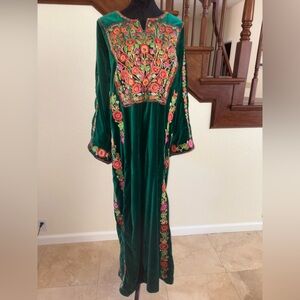 Hand Embroidered tatreez thob thoub thobe
Palestinian dress